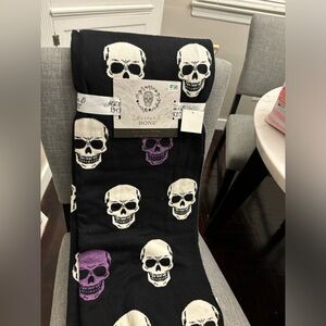 Skull blanket w/ purple skull accents